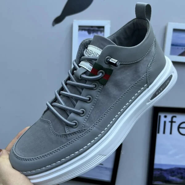 Tênis Casual Masculino em Couro - Fit One + 01 Par de Meia invisível de Brinde!