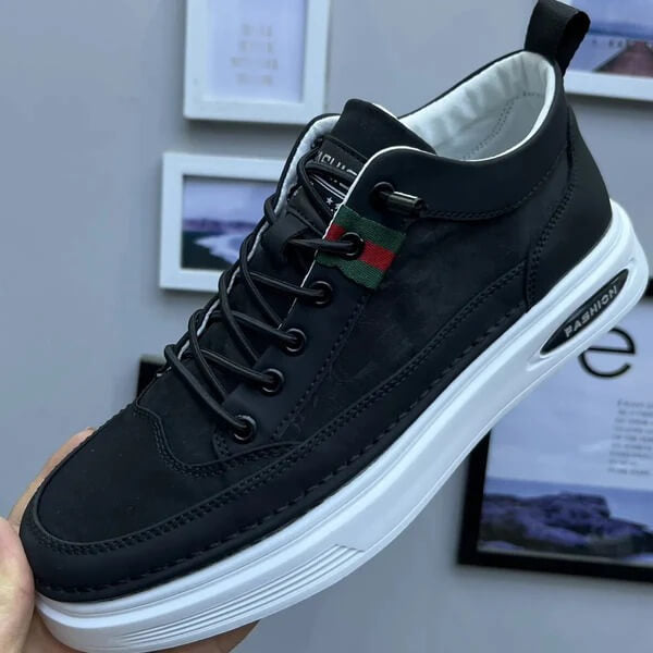 Tênis Casual Masculino em Couro - Fit One + 01 Par de Meia invisível de Brinde!