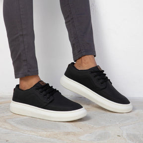 Tenis casual Couro sola alta